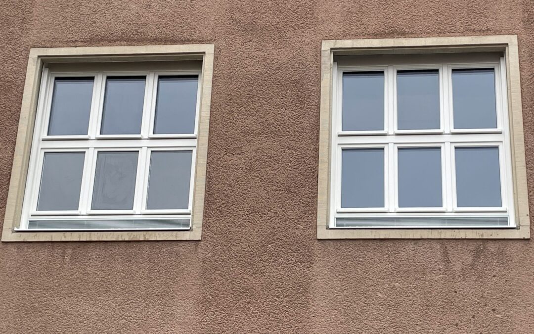 Musterfenster für den Himbeerpalast montiert